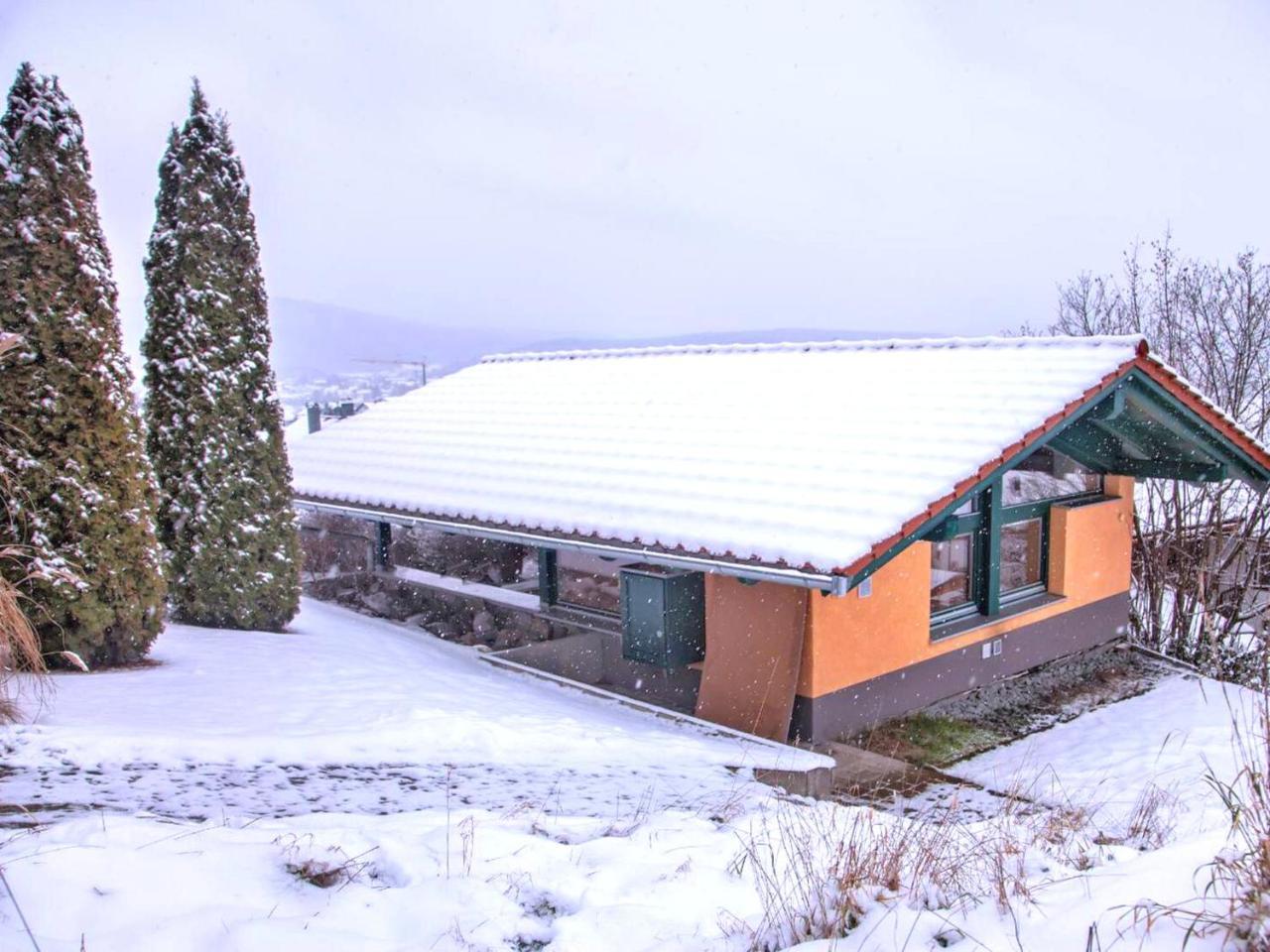 Holiday Home With Whirlpool And Sauna In Viechtach Exteriör bild
